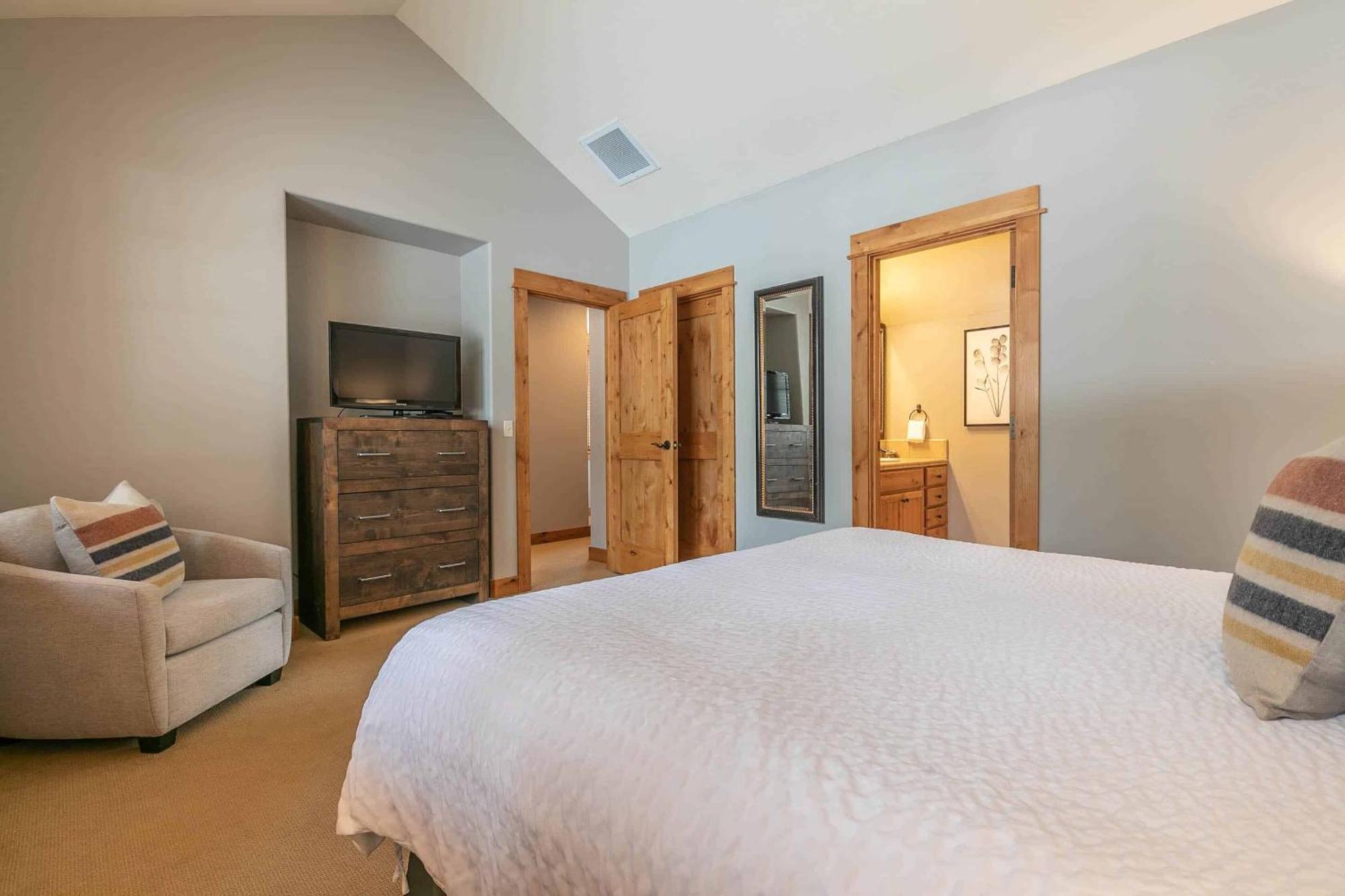 The - Golf, Pool, Play - 2-bedroom Holiday home