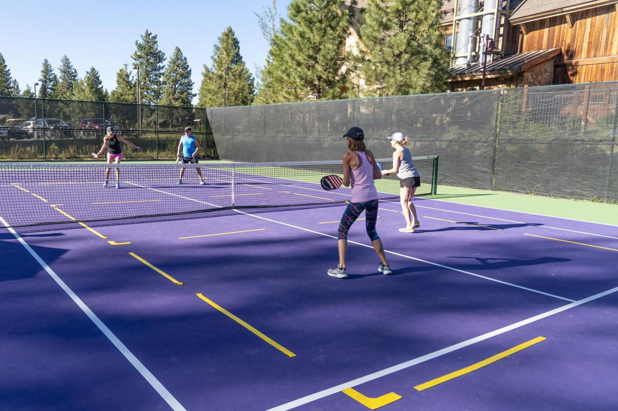 The - Golf, Pool, Play - 2-bedroom Holiday home Truckee