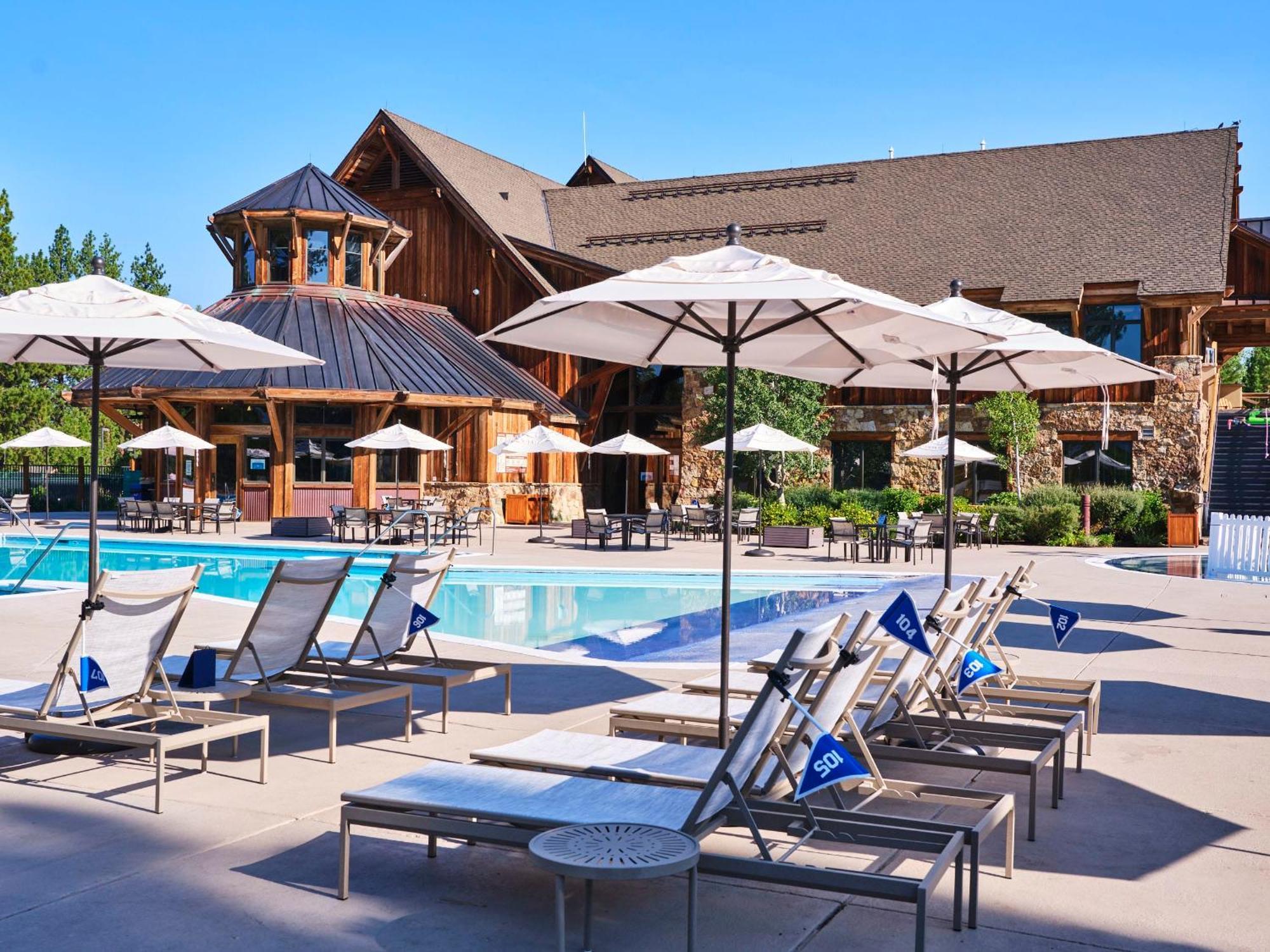 The - Golf, Pool, Play - 2-bedroom Truckee